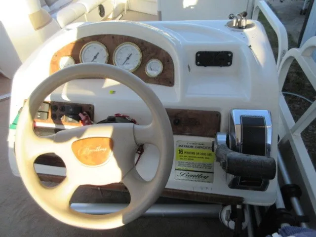 Slide: The Image of Bentley Pontoons 243 Cruise Tritoon / 2006 Mercury 150 Ou 2006 - 21