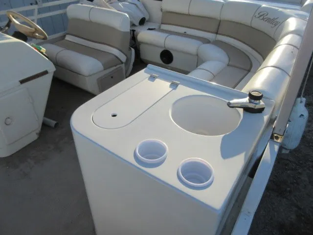 Slide: The Image of Bentley Pontoons 243 Cruise Tritoon / 2006 Mercury 150 Ou 2006 - 3
