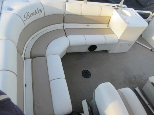Slide: The Image of Bentley Pontoons 243 Cruise Tritoon / 2006 Mercury 150 Ou 2006 - 23