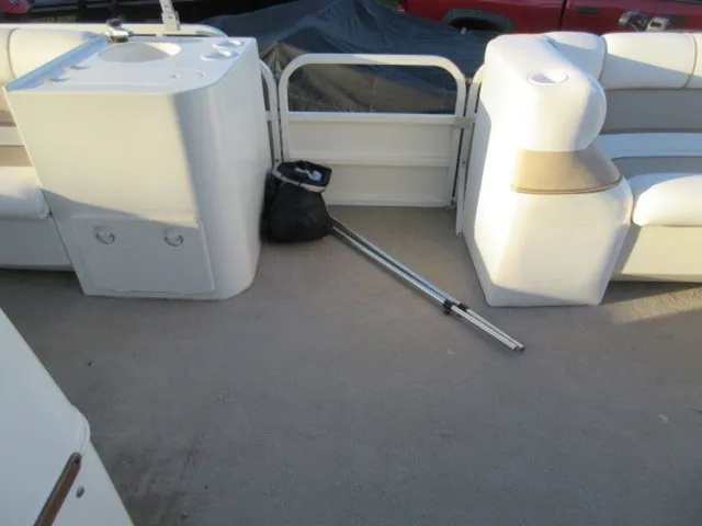 Slide: The Image of Bentley Pontoons 243 Cruise Tritoon / 2006 Mercury 150 Ou 2006 - 16