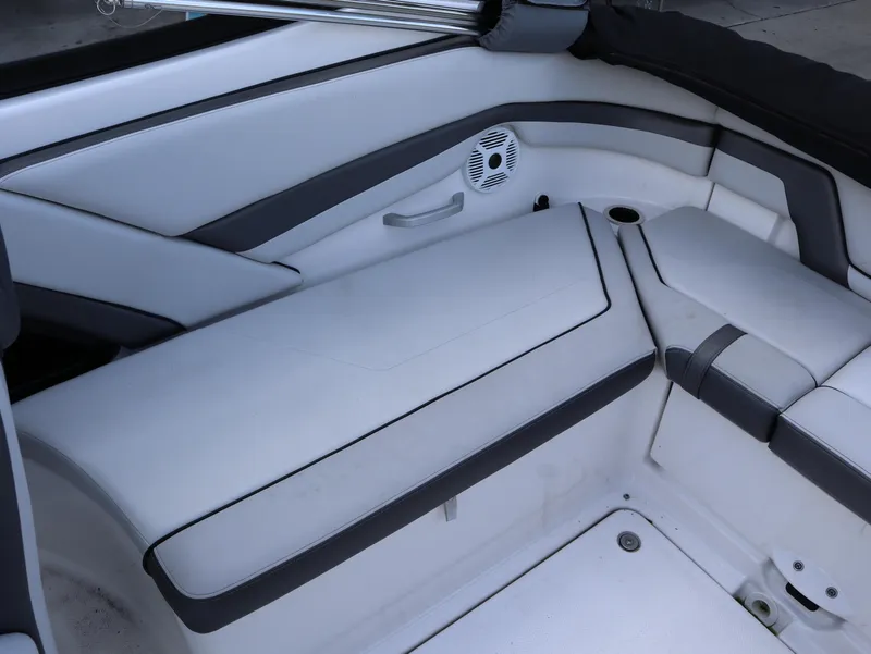 Slide: The Image of Yamaha SX240 2019 - 20