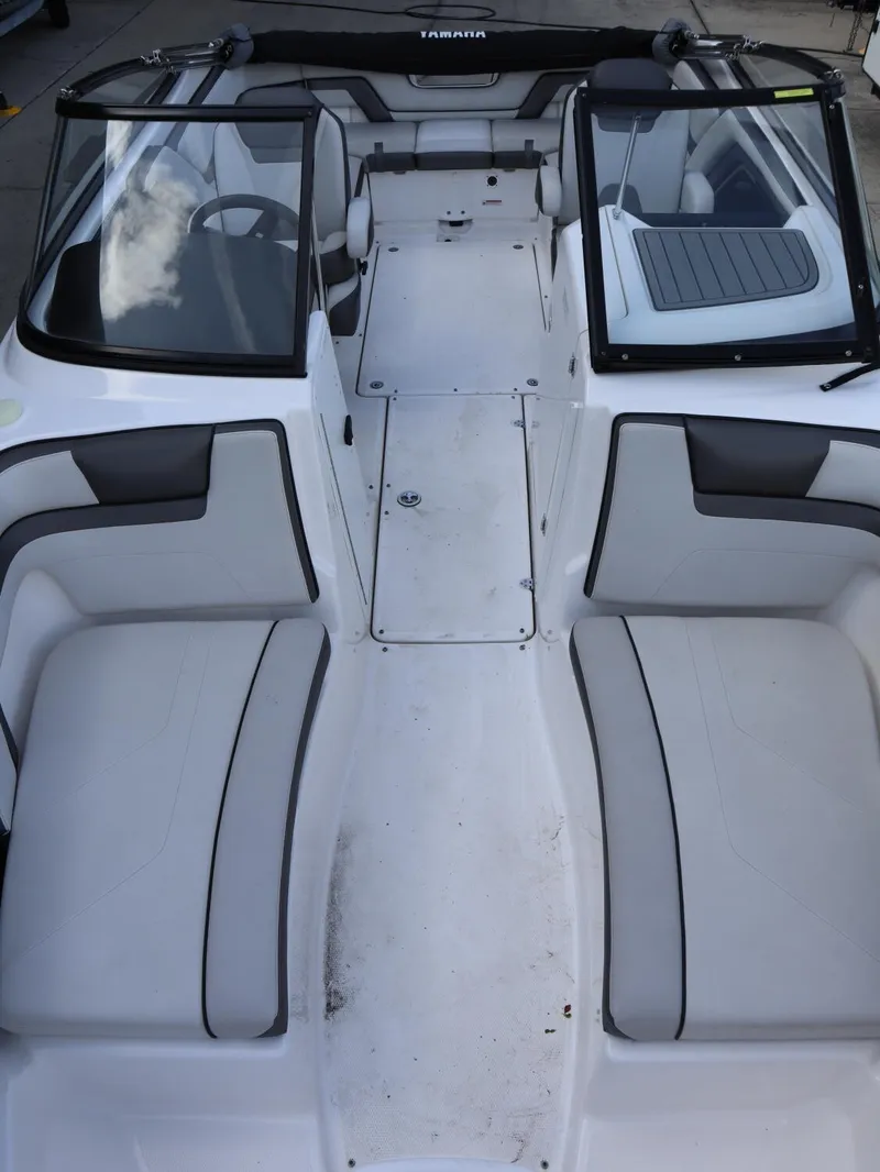 Slide: The Image of Yamaha SX240 2019 - 18
