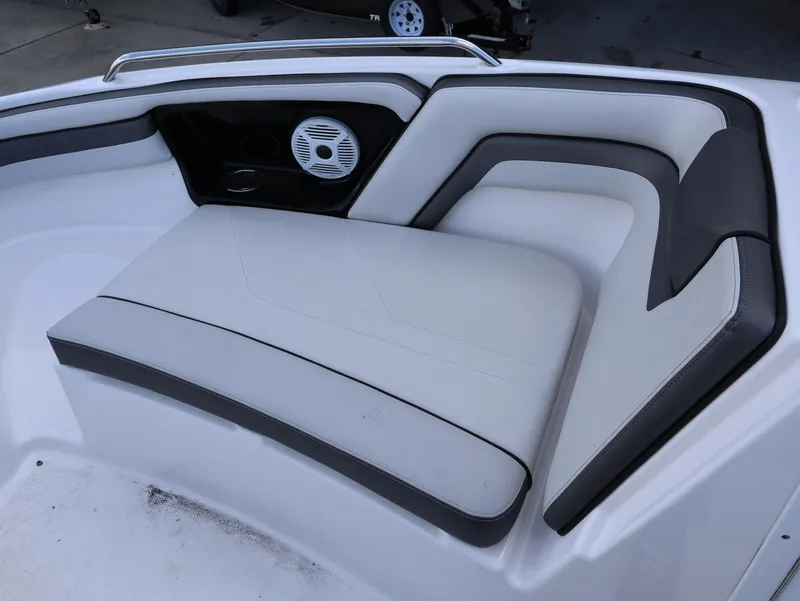 Slide: The Image of Yamaha SX240 2019 - 16