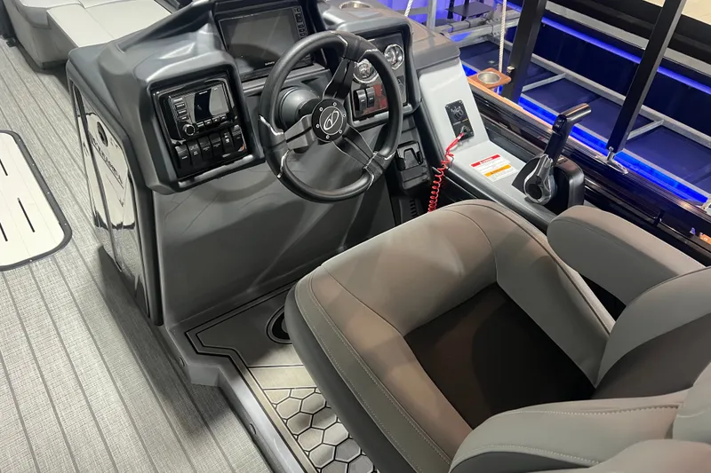Slide: The Image of Captain's seat and control panel of 2026 Veranda VR 265 VL boat. - 8