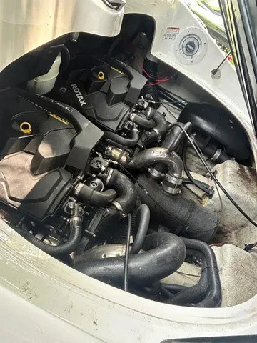 Slide: The Image of Sea-Doo Speedster 200 430HP 2006 - 18