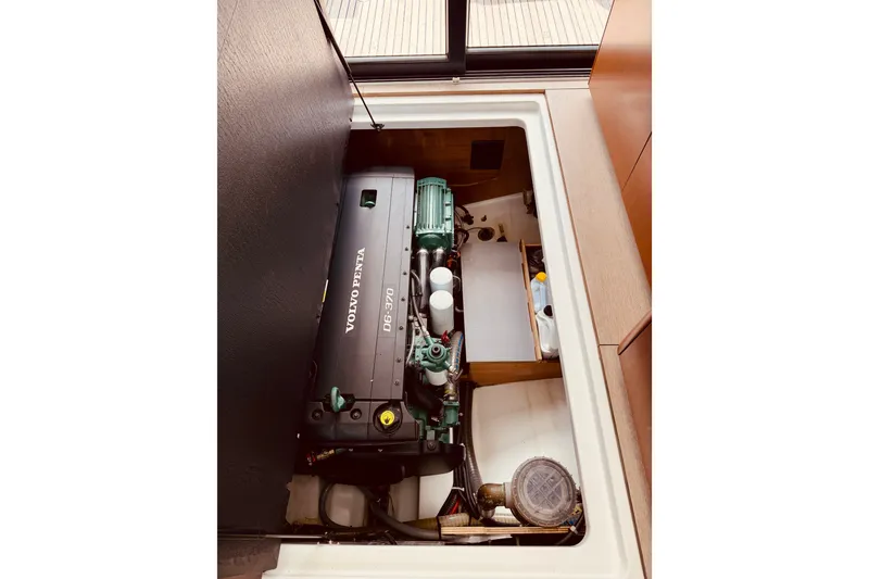 Slide: The Image of Engine compartment of 2019 Beneteau Swift Trawler 30 with Volvo Penta D6-370 engine. - 28