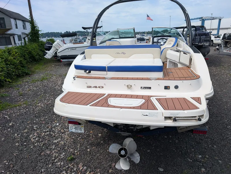 Slide: The Image of Sea Ray 240 Sundeck 2013 - 5