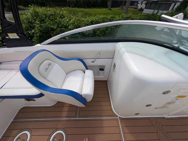 Slide: The Image of Sea Ray 240 Sundeck 2013 - 8
