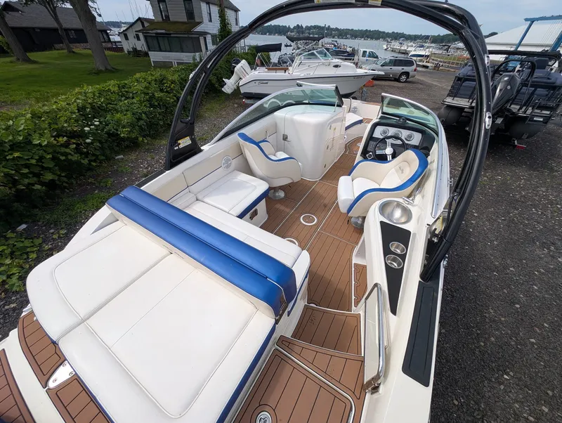 Slide: The Image of Sea Ray 240 Sundeck 2013 - 7