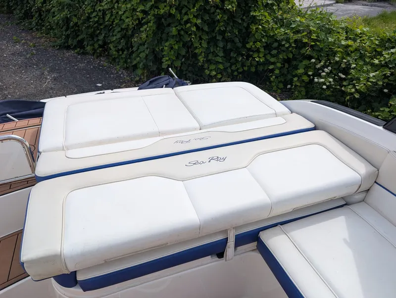 Slide: The Image of Sea Ray 240 Sundeck 2013 - 13