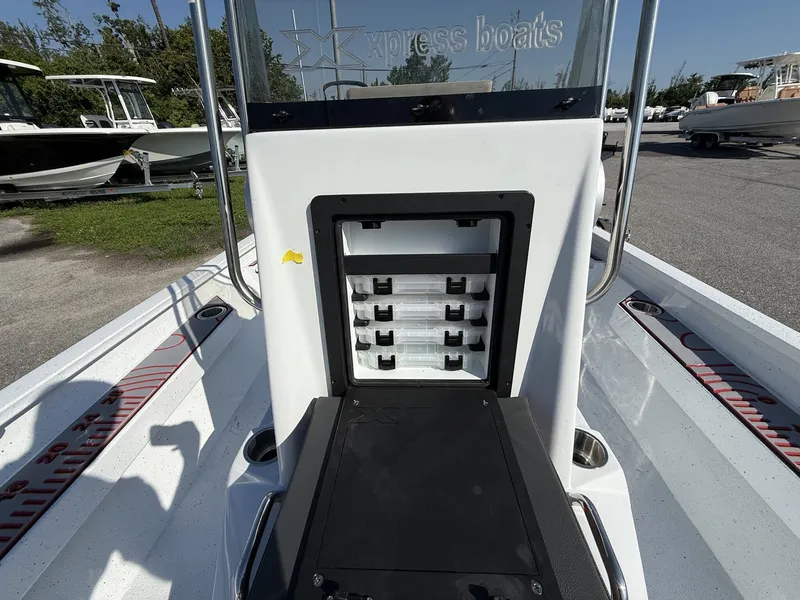 Slide: The Image of Xpress Hyper-Lift Bay Series H24B-SEADECK 2027 - 5