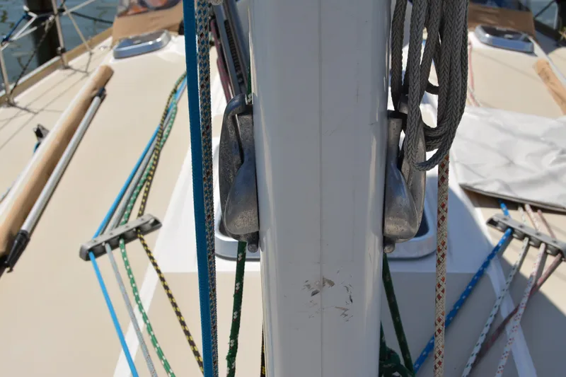 Slide: The Image of Sailboat deck with ropes and fittings, Sabre 402, 2002 model. - 41