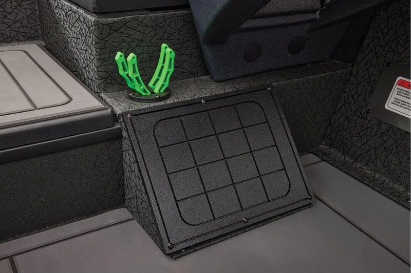 Slide: The Image of Tracker Savage 215 2026 - 45