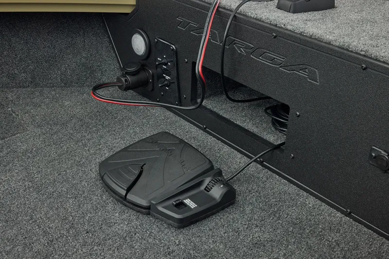 Slide: The Image of Tracker Targa V-19 Combo 2026 - 13