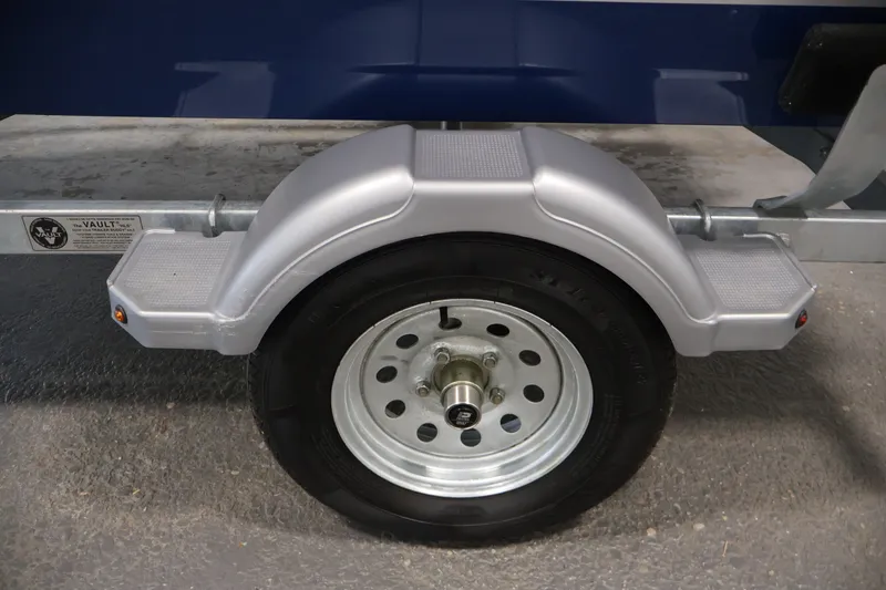 Slide: The Image of Trailer wheel and fender of 2025 Princecraft Holiday 162 WS MAX boat. - 36