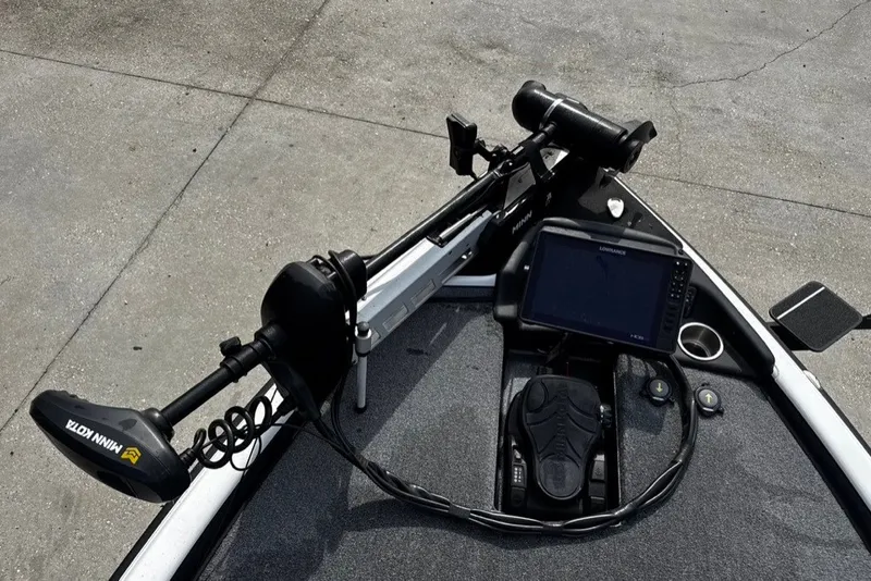 Slide: The Image of 2023 Phoenix 721 ProXP boat with Minn Kota trolling motor and Lowrance fishfinder. - 4