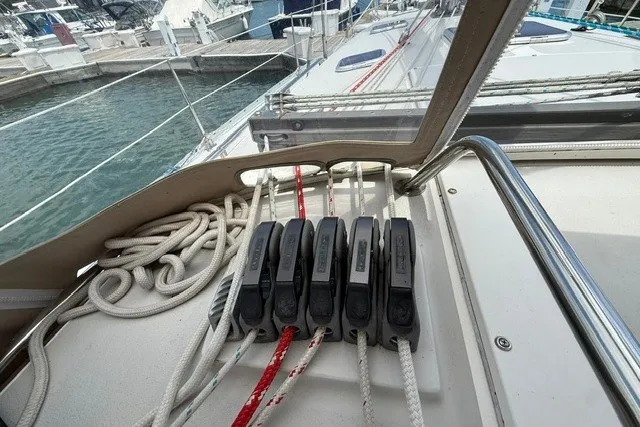 Slide: The Image of Sailing ropes and clutches on a 2005 Catalina 400 yacht deck. - 19
