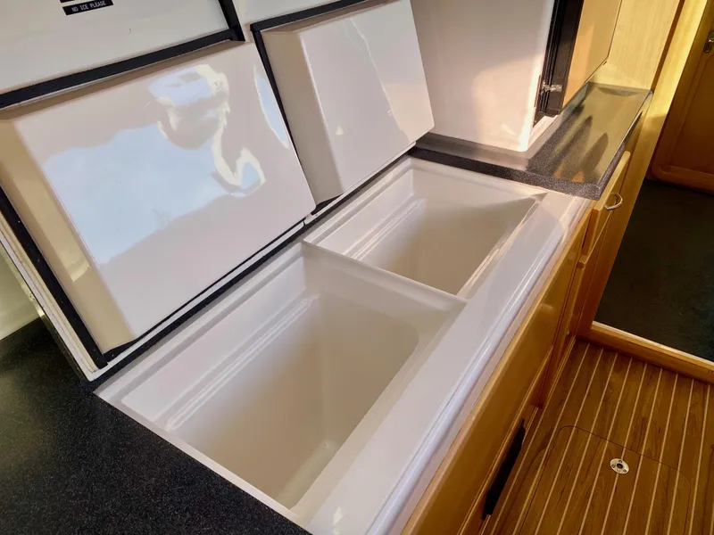 Slide: The Image of Freezer compartments - 33