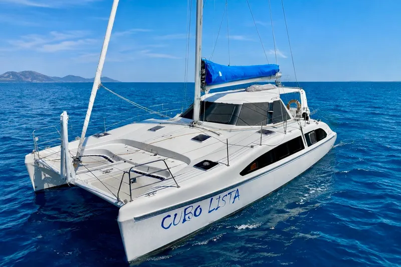 Slide: The Image of 2009 Seawind 1160 catamaran CUBO LISTA port bow - 6