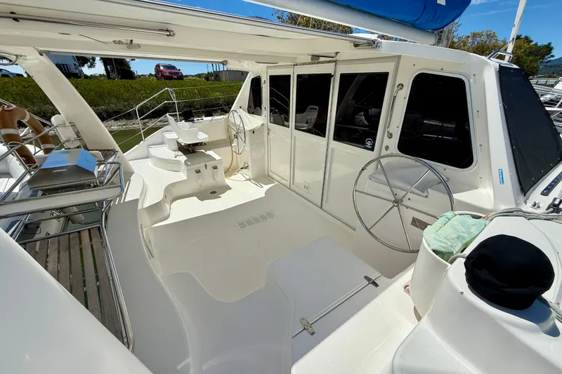 Slide: The Image of CUBO LISTA - large cockpit with dual steering wheels and a great grill! - 9