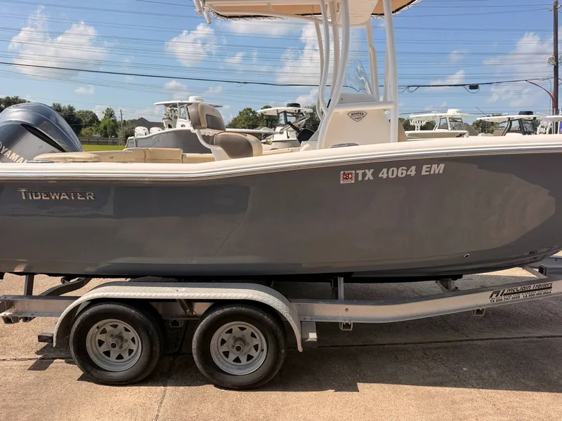 Slide: The Image of Tidewater 220 LXF 2019 - 15