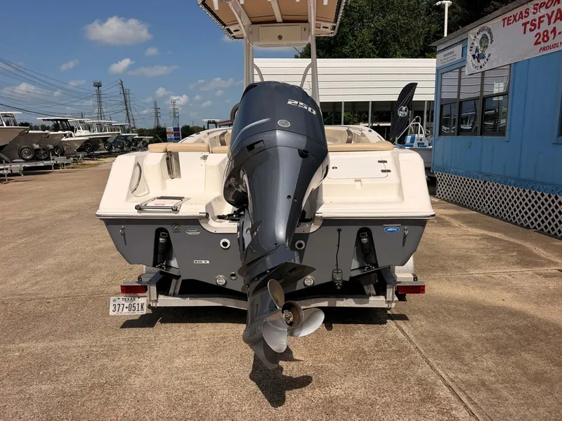 Slide: The Image of Tidewater 220 LXF 2019 - 13