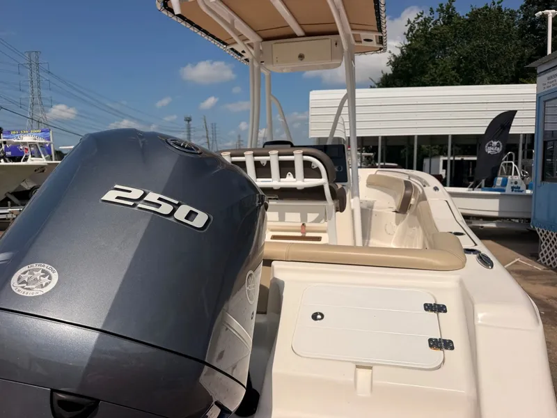 Slide: The Image of Tidewater 220 LXF 2019 - 11