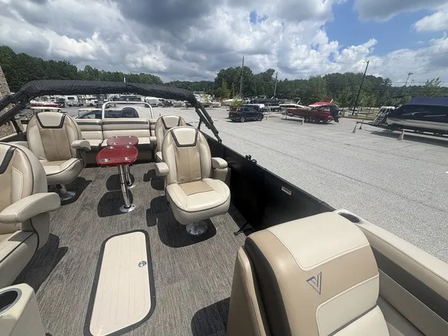 Slide: The Image of Viaggio Lago 22QTT W/Suzuki 200 HP 4 Stroke Engi 2022 - 30