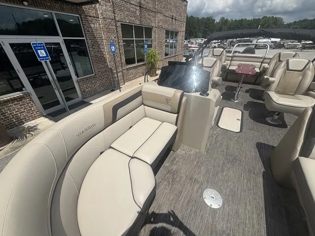 Slide: The Image of Viaggio Lago 22QTT W/Suzuki 200 HP 4 Stroke Engi 2022 - 24