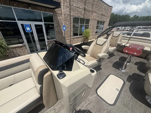 Slide: The Image of Viaggio Lago 22QTT W/Suzuki 200 HP 4 Stroke Engi 2022 - 29