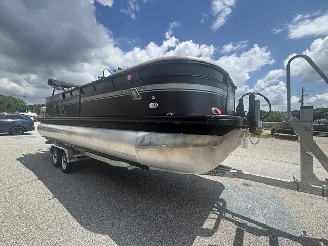 Slide: The Image of Viaggio Lago 22QTT W/Suzuki 200 HP 4 Stroke Engi 2022 - 21
