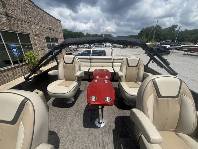 Slide: The Image of Viaggio Lago 22QTT W/Suzuki 200 HP 4 Stroke Engi 2022 - 31