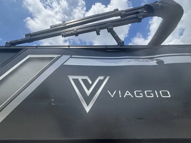 Slide: The Image of Viaggio Lago 22QTT W/Suzuki 200 HP 4 Stroke Engi 2022 - 8