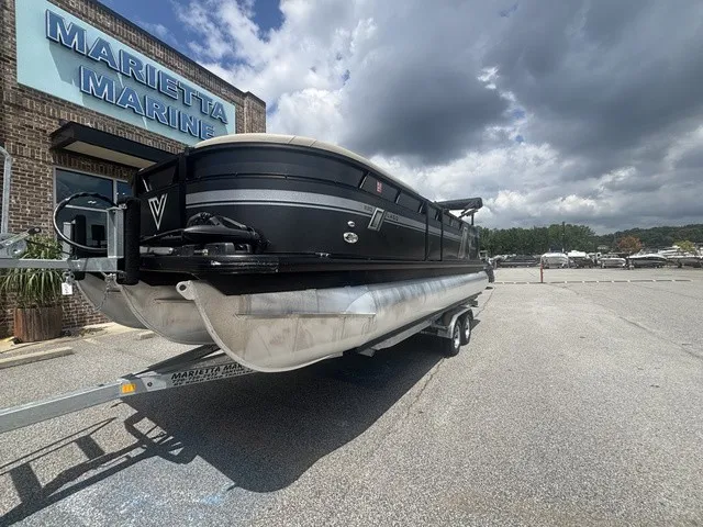 Slide: The Image of Viaggio Lago 22QTT W/Suzuki 200 HP 4 Stroke Engi 2022 - 19