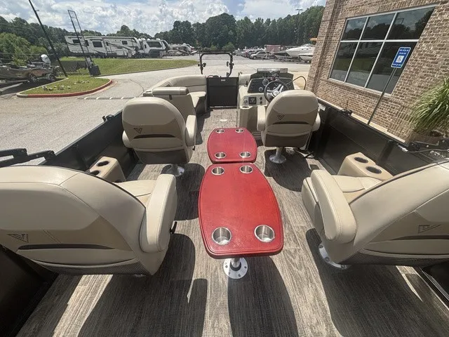 Slide: The Image of Viaggio Lago 22QTT W/Suzuki 200 HP 4 Stroke Engi 2022 - 45