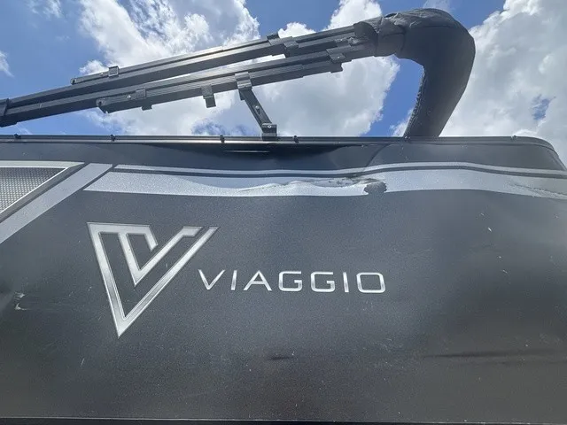 Slide: The Image of Viaggio Lago 22QTT W/Suzuki 200 HP 4 Stroke Engi 2022 - 7