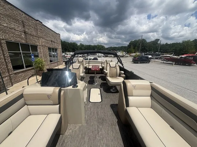 Slide: The Image of Viaggio Lago 22QTT W/Suzuki 200 HP 4 Stroke Engi 2022 - 28