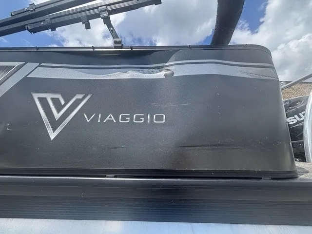 Slide: The Image of Viaggio Lago 22QTT W/Suzuki 200 HP 4 Stroke Engi 2022 - 4
