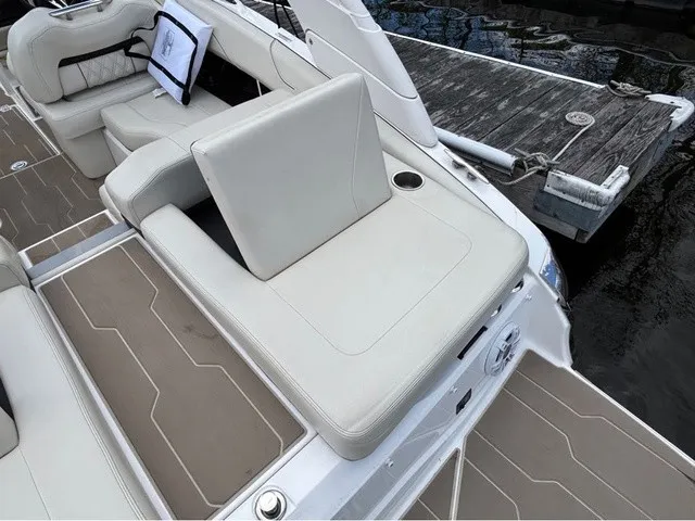 Slide: The Image of Regal LS2 2021 - 15