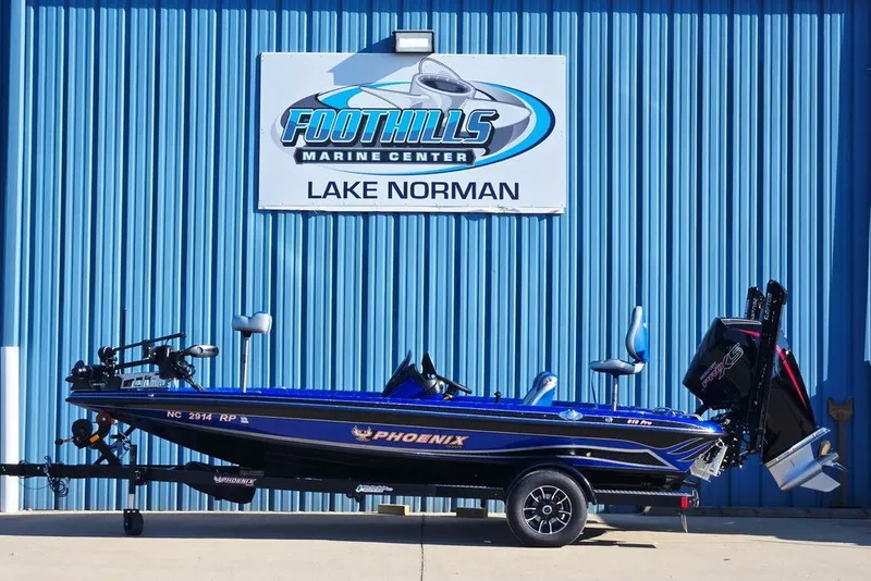 The Image of 2026 Phoenix 818 Pro boat at Foothills Marine Center, Lake Norman. - 1