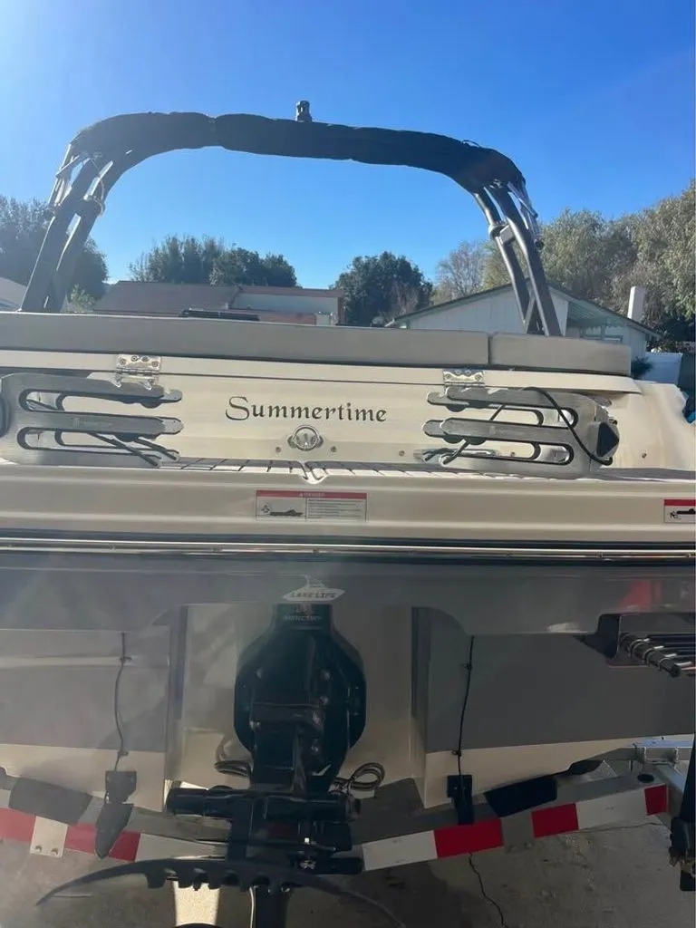 Slide: The Image of Bayliner VR4 Bowrider I/O 2023 - 26