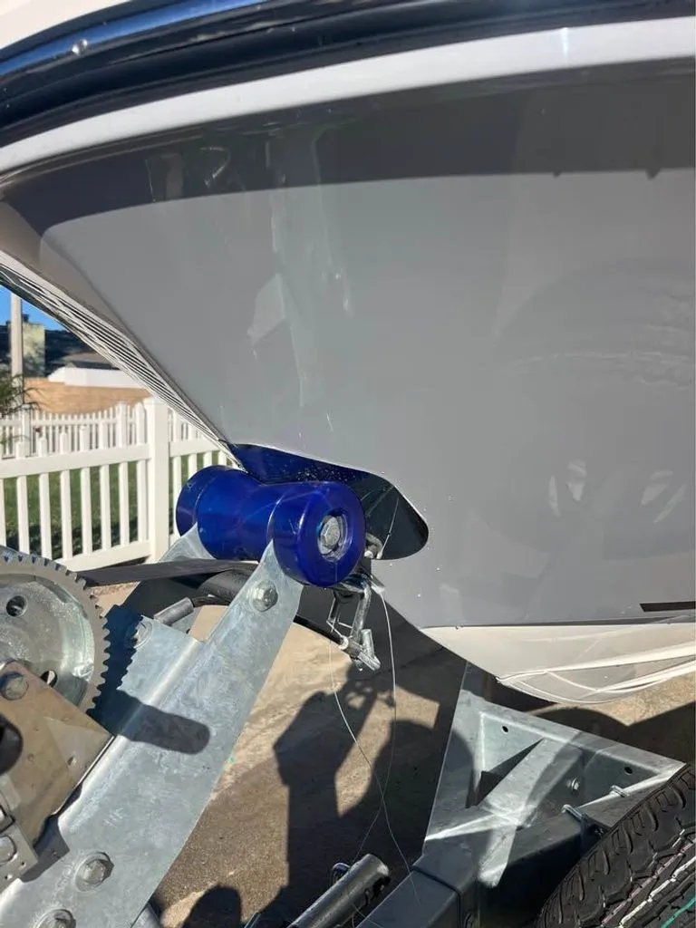 Slide: The Image of Bayliner VR4 Bowrider I/O 2023 - 30