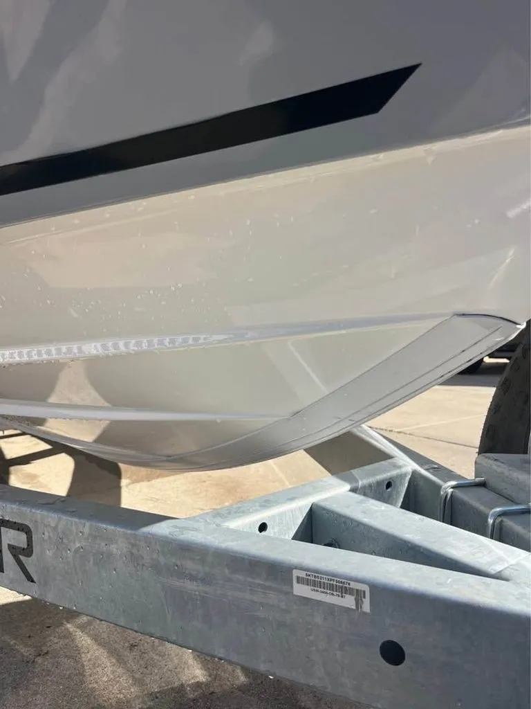 Slide: The Image of Bayliner VR4 Bowrider I/O 2023 - 31