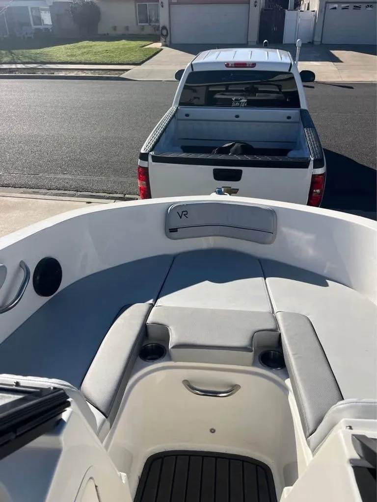 Slide: The Image of Bayliner VR4 Bowrider I/O 2023 - 6