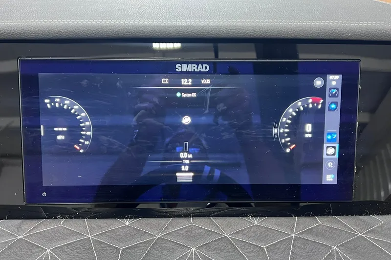 Slide: The Image of 15" SIMRAD - 17