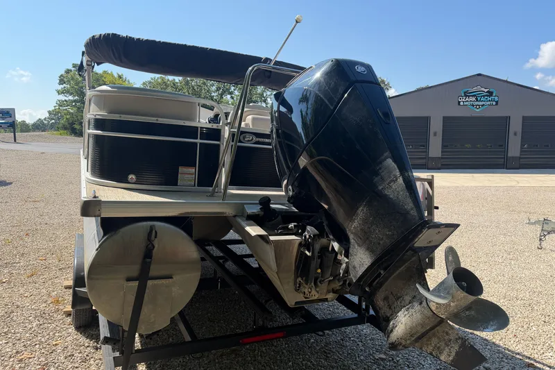 Slide: The Image of 2019 Princecraft Vectra 25 pontoon boat with outboard motor on trailer. - 14