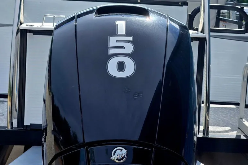 Slide: The Image of Outboard motor on a 2020 Tahoe 225 boat, featuring a 150 horsepower engine. - 45