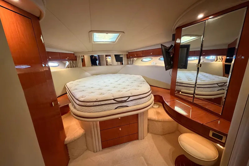 Slide: The Image of Luxurious cabin interior of 2001 Sea Ray Sundancer 510 yacht with mirrored closet. - 29