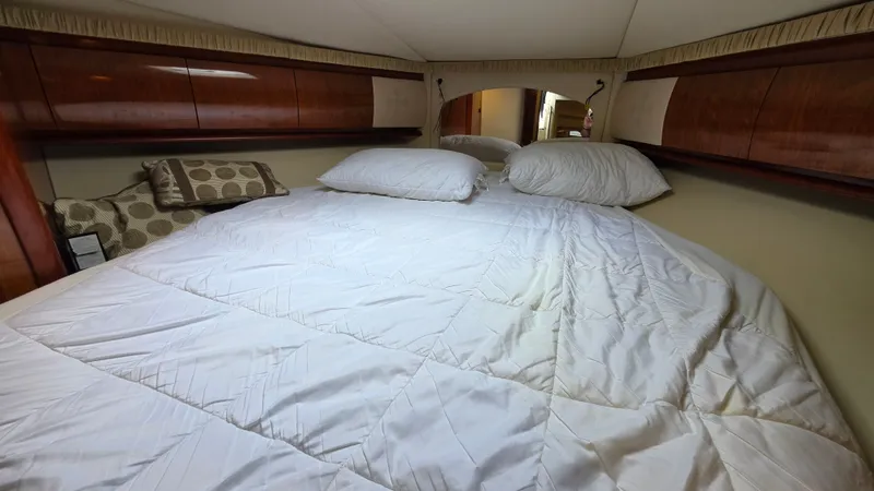 Slide: The Image of Sea Ray 420 Sundancer 2005 - 21