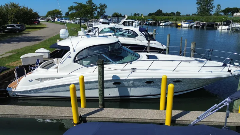 The Image of Sea Ray 420 Sundancer 2005 - 0